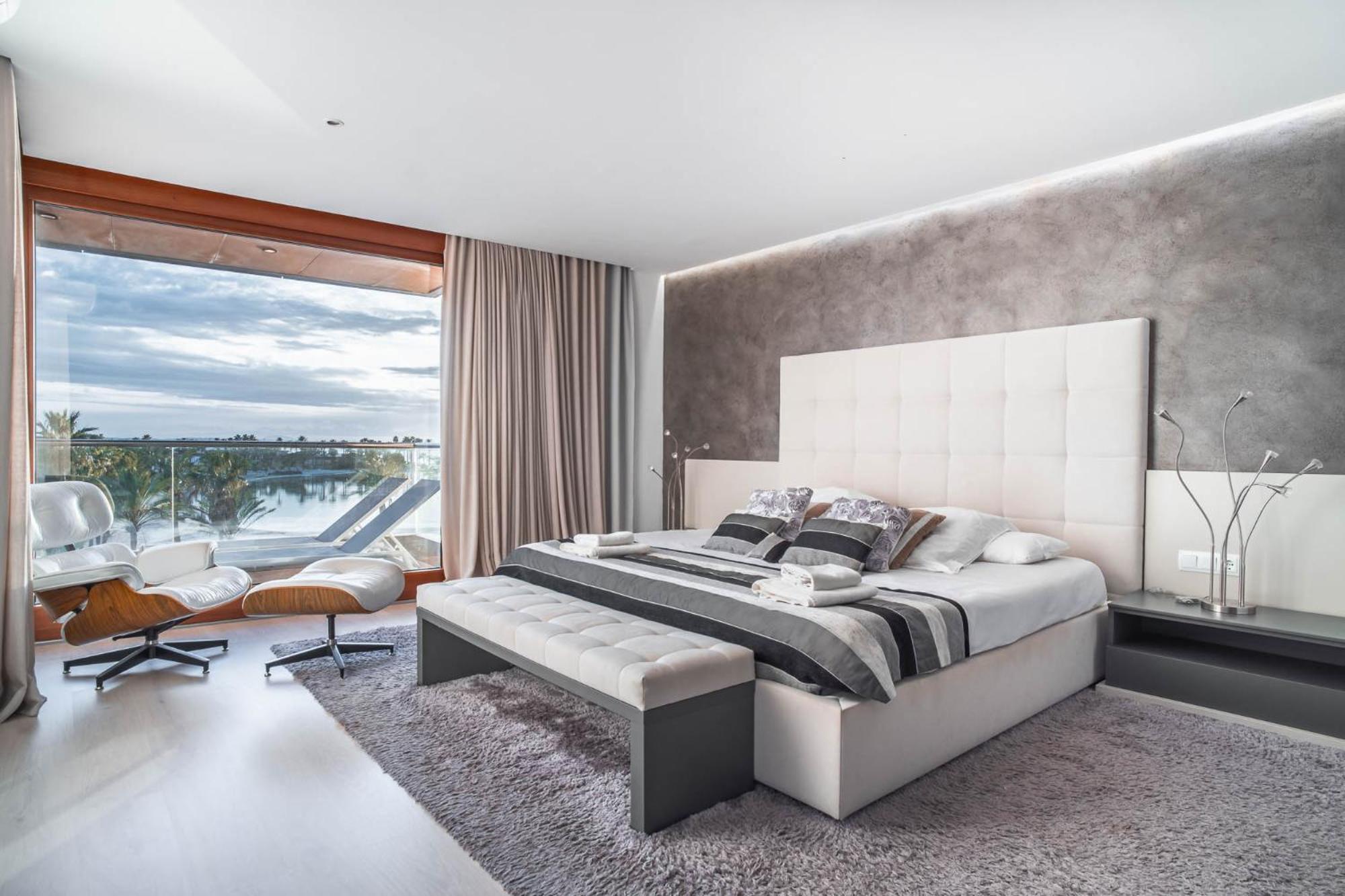 Luxury Sea View Apartment In Puerto De Alcudia Exteriör bild