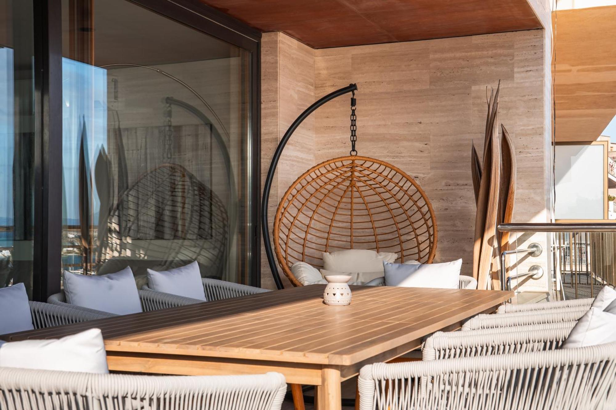 Luxury Sea View Apartment In Puerto De Alcudia Exteriör bild