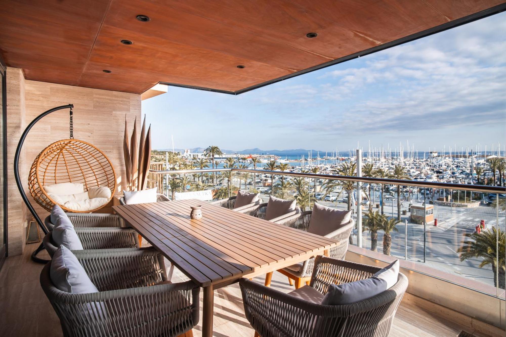 Luxury Sea View Apartment In Puerto De Alcudia Exteriör bild